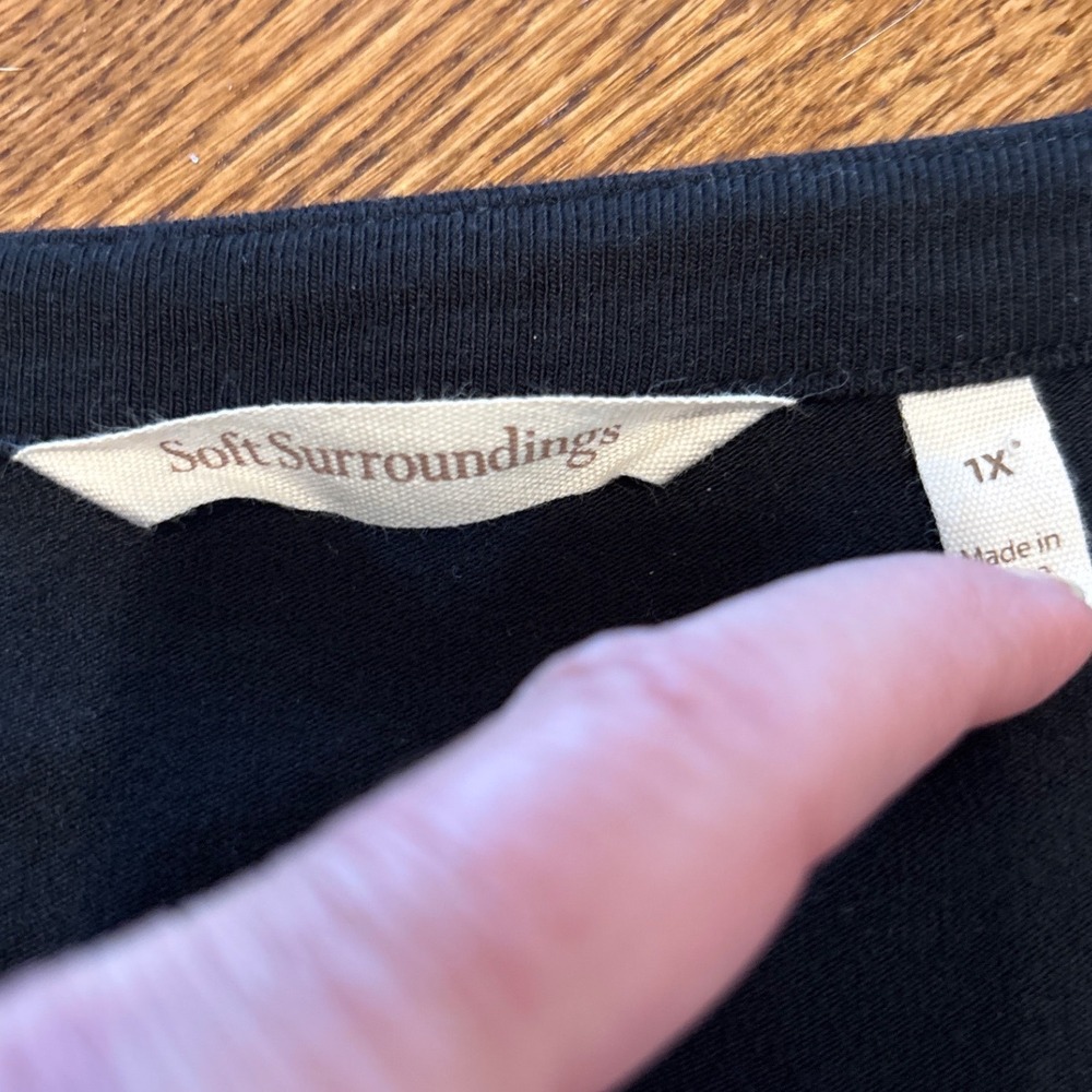 Soft Surroundings Madeline Asymmetrical Black Tunic Top Size 1X - Picture 7 of 9